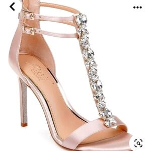 Jewel Badgley Mischka Daughtry Embellished T-Strap Sandal Size 6 NIB